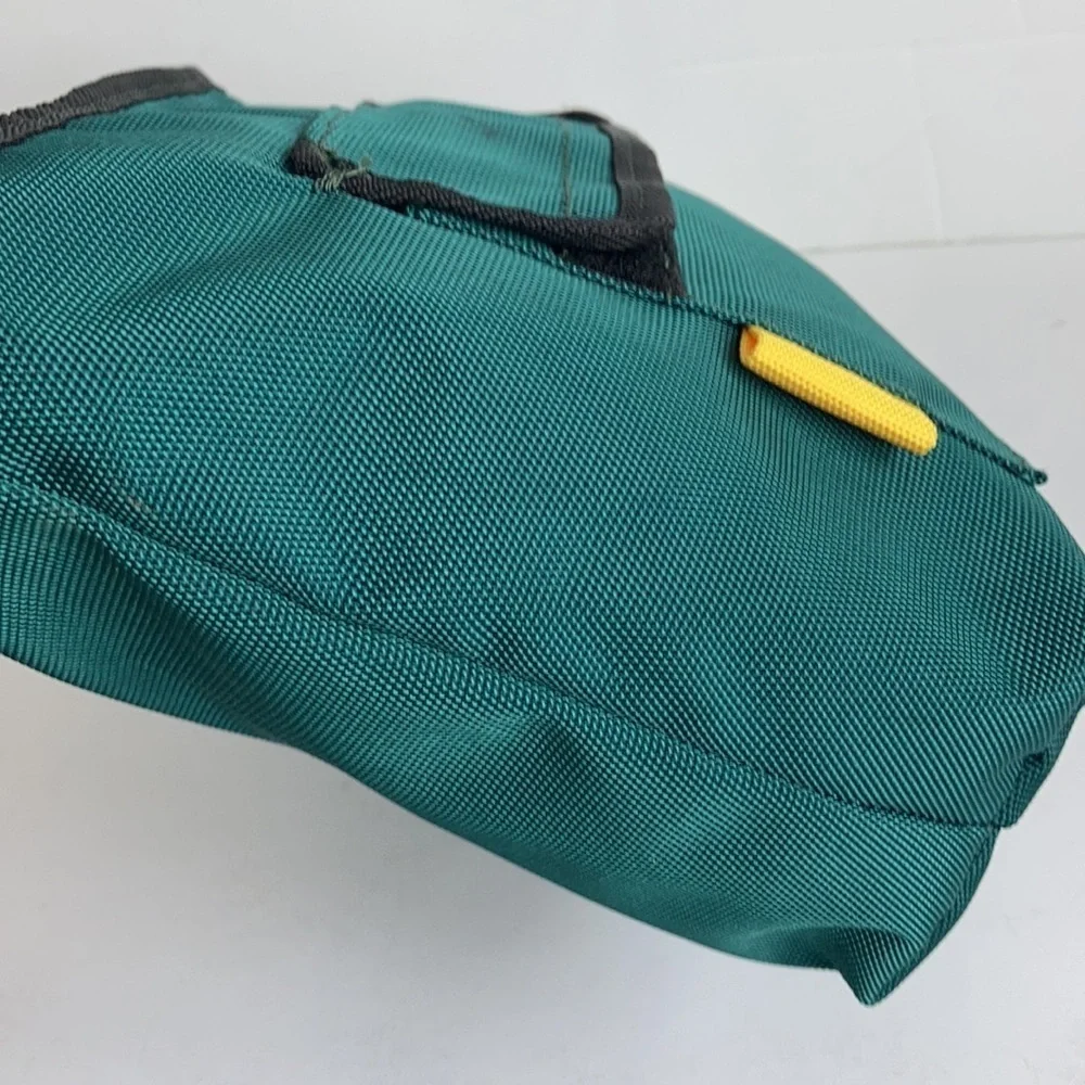 Zara green nylon crossbody fanny pack adjustable strap zip closure front pocket - Picture 3 of 16
